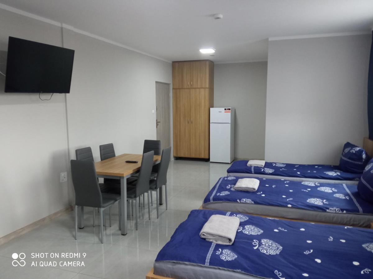 Czerwony Szafir Grodzisk Hostel Grodzisk Mazowiecki Bagian luar foto