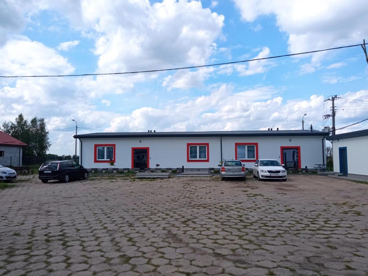 Czerwony Szafir Grodzisk Hostel Grodzisk Mazowiecki Bagian luar foto