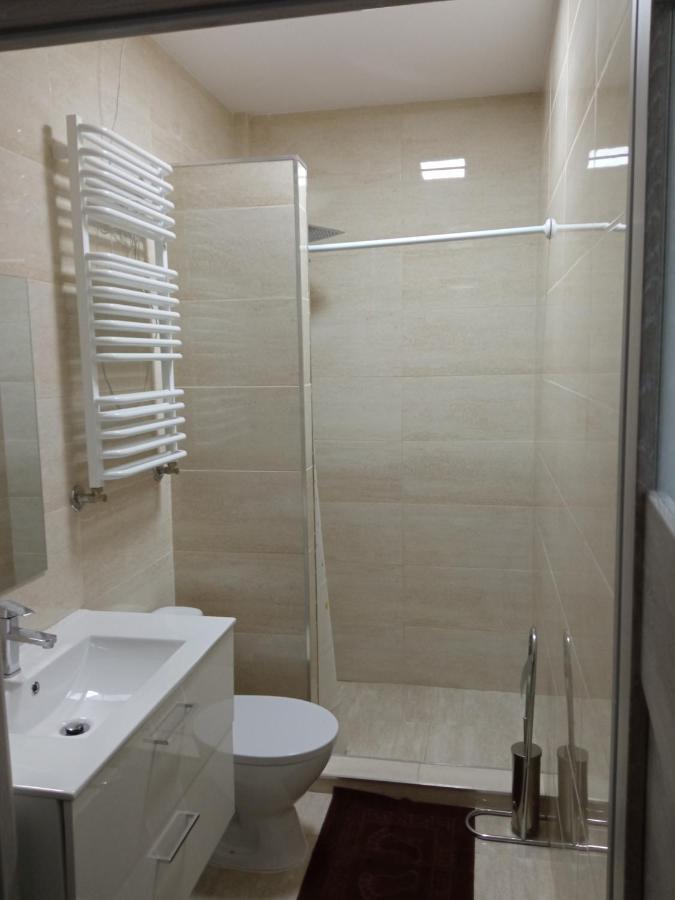 Czerwony Szafir Grodzisk Hostel Grodzisk Mazowiecki Bagian luar foto