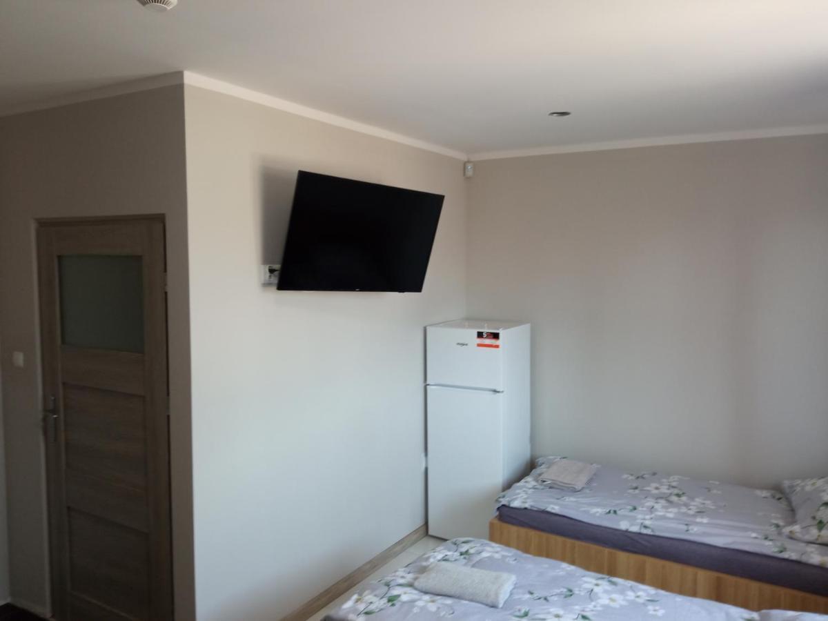 Czerwony Szafir Grodzisk Hostel Grodzisk Mazowiecki Bagian luar foto