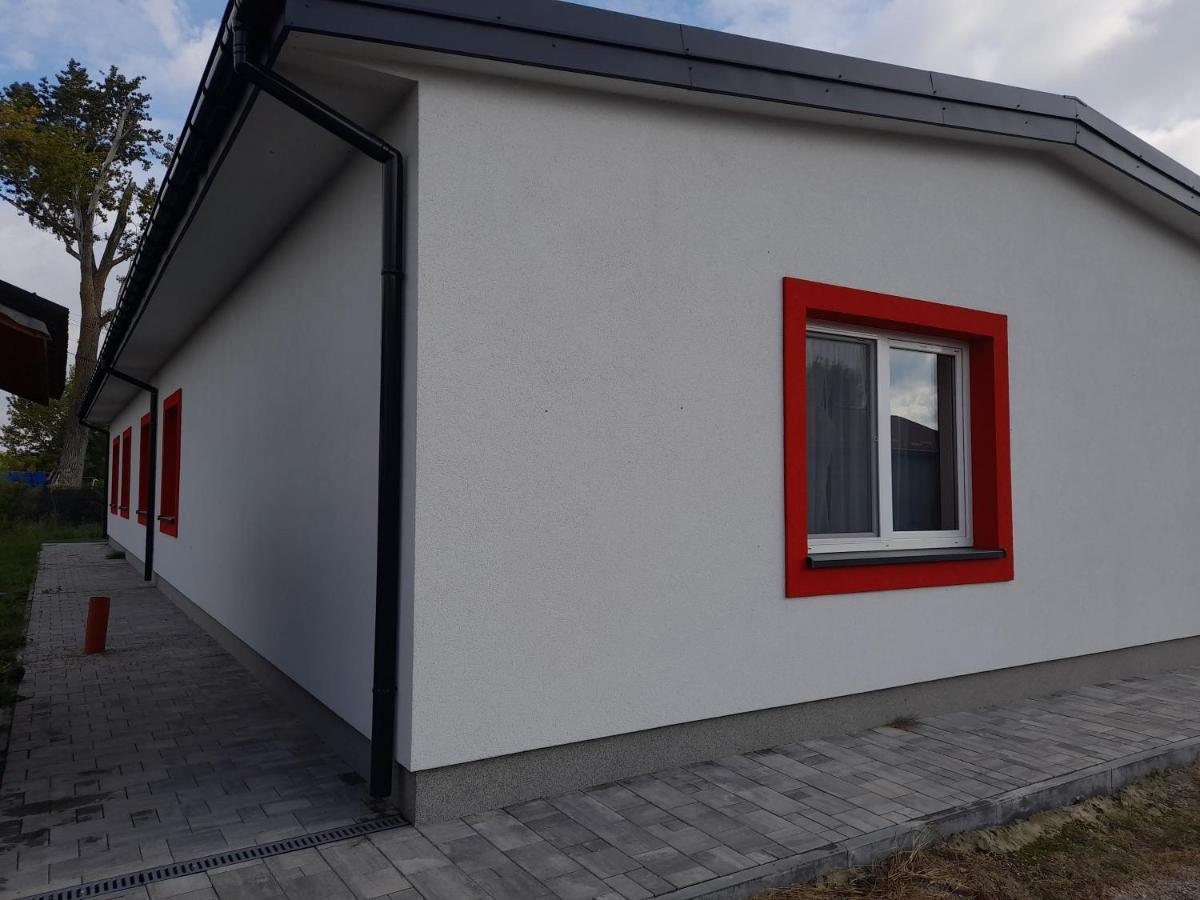 Czerwony Szafir Grodzisk Hostel Grodzisk Mazowiecki Bagian luar foto